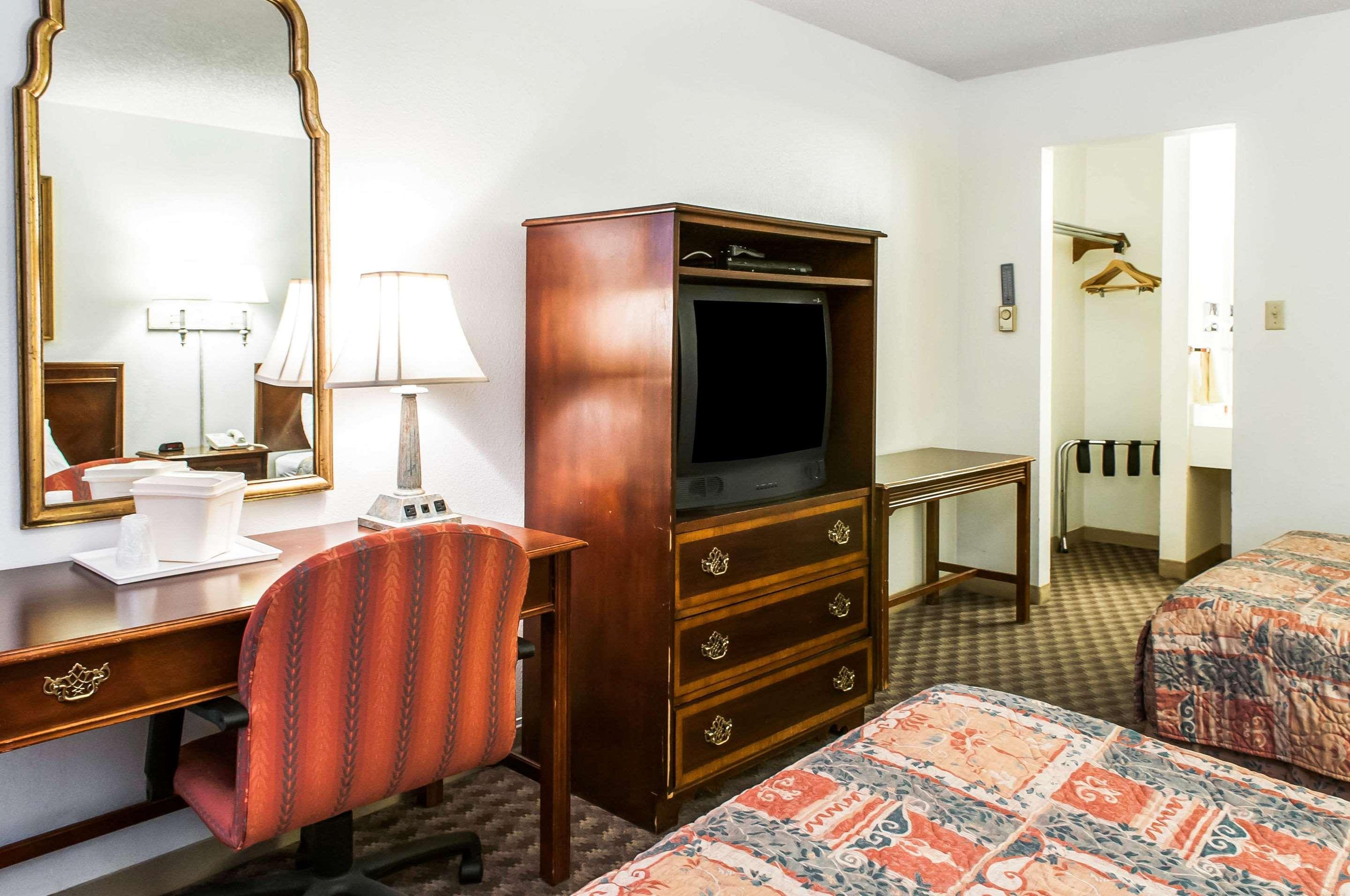 Econo Lodge Eagle Nest Zewnętrze zdjęcie