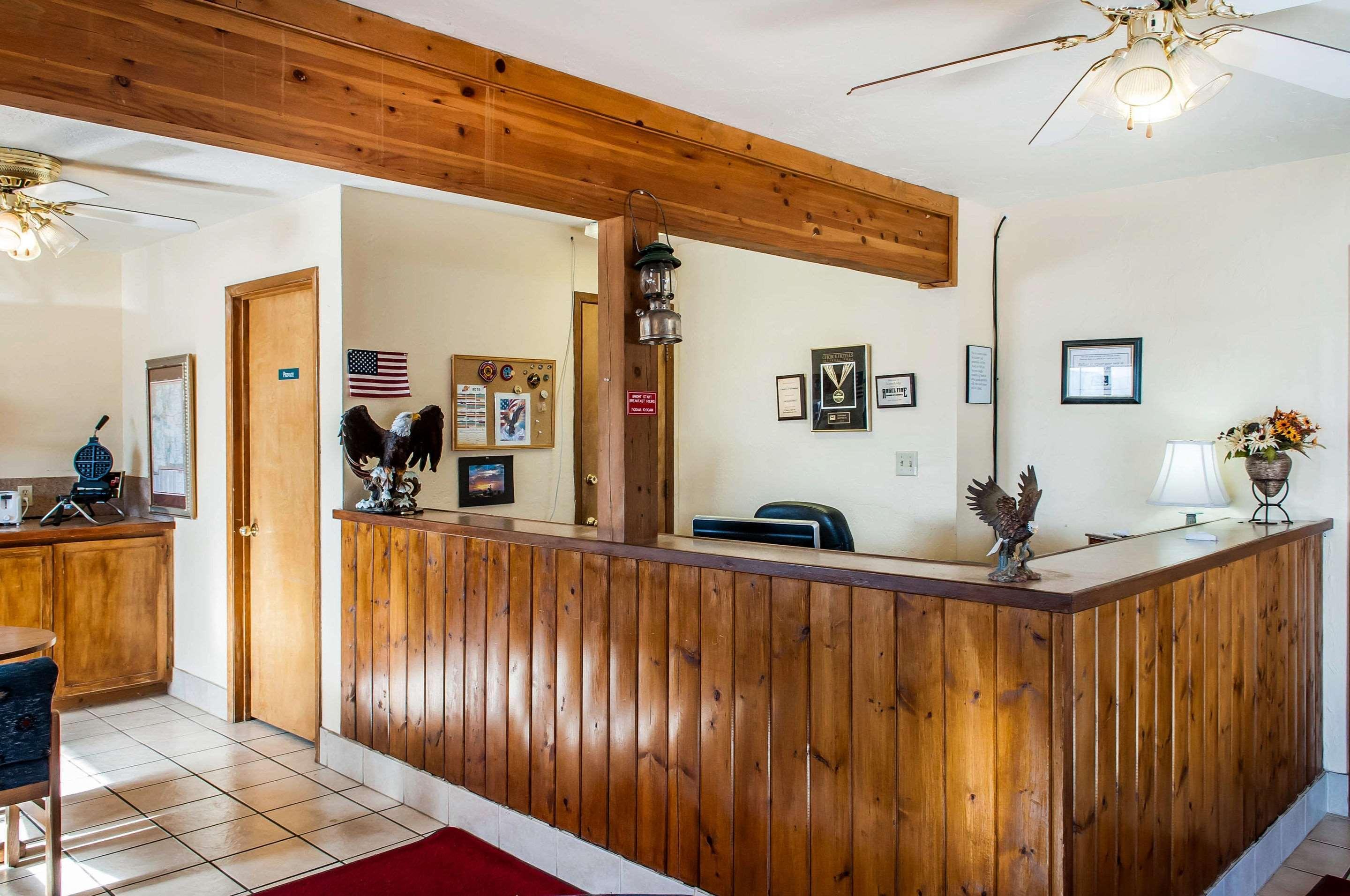 Econo Lodge Eagle Nest Zewnętrze zdjęcie