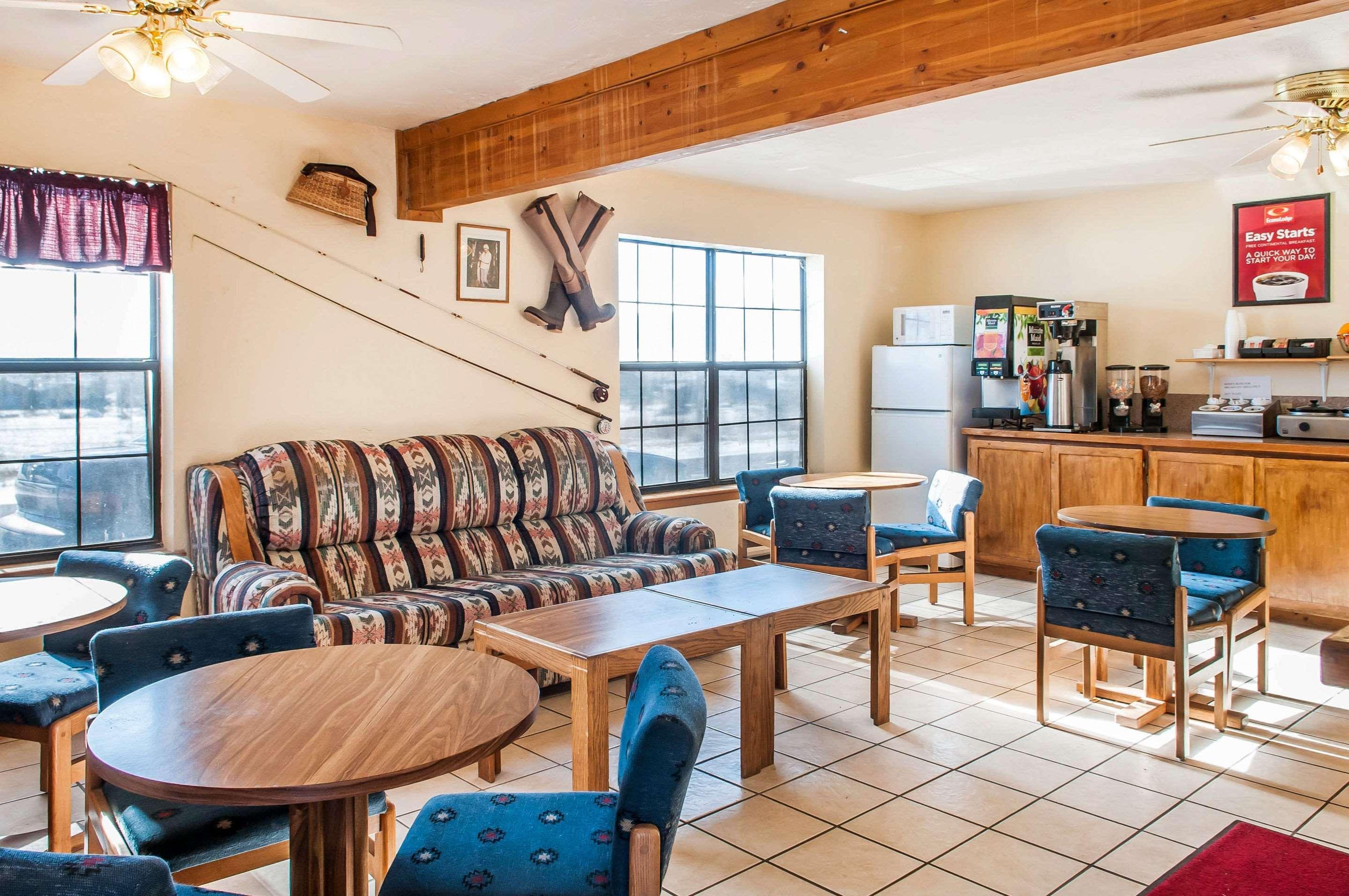 Econo Lodge Eagle Nest Zewnętrze zdjęcie