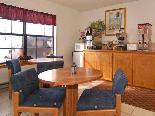 Econo Lodge Eagle Nest Zewnętrze zdjęcie